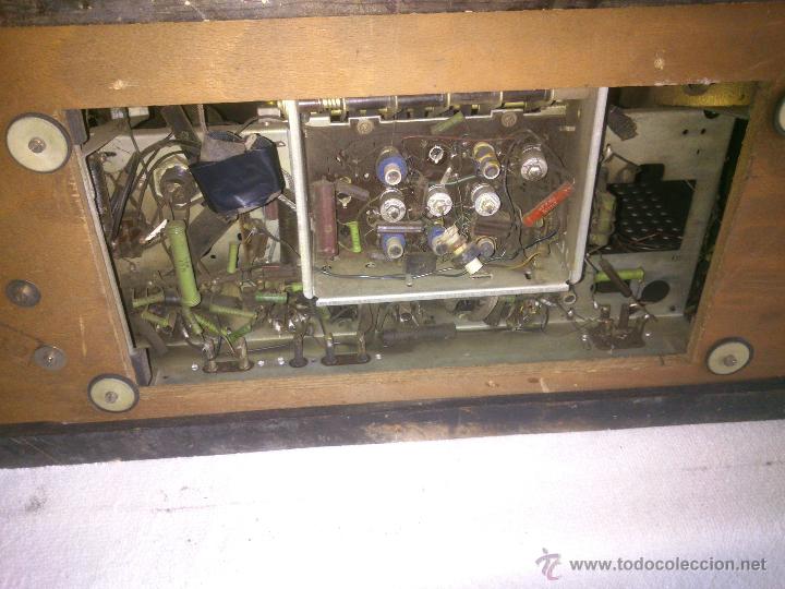 Radios de v&aacute;lvulas: RADIO SOVIETICA MUEBLE DE MADERA.ORIGINAL - Foto 35