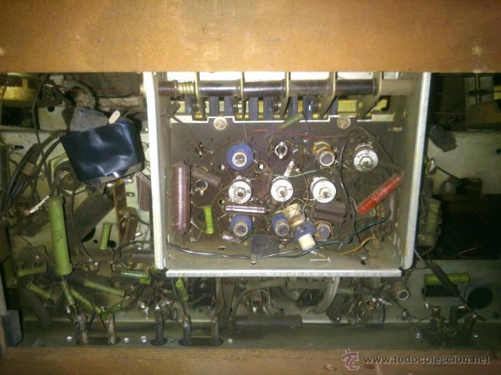 Radios de v&aacute;lvulas: RADIO SOVIETICA MUEBLE DE MADERA.ORIGINAL - Foto 37