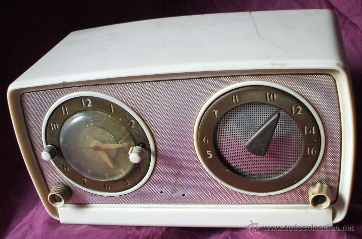 Radios de v&aacute;lvulas: RADIO RELOJ SILVERTONE 11 DE SEARS ROEBUCK & Co DE 1952 FUNCIONANDO - Foto 2