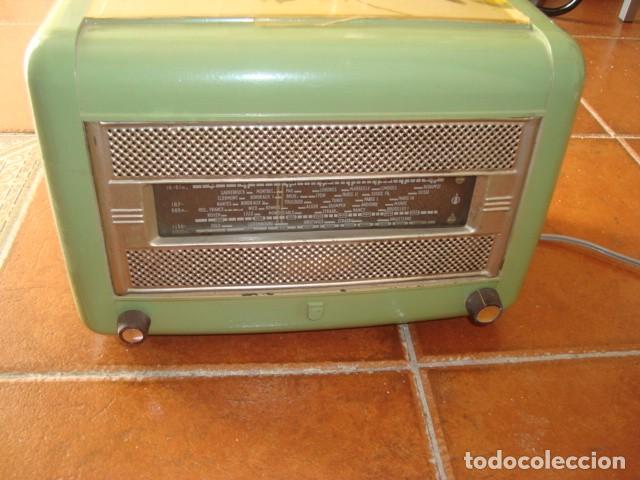 Radios de v&aacute;lvulas: RADIO PHILIPS VINTAGE A&Ntilde;OS 60 FUNCIONA - Foto 2