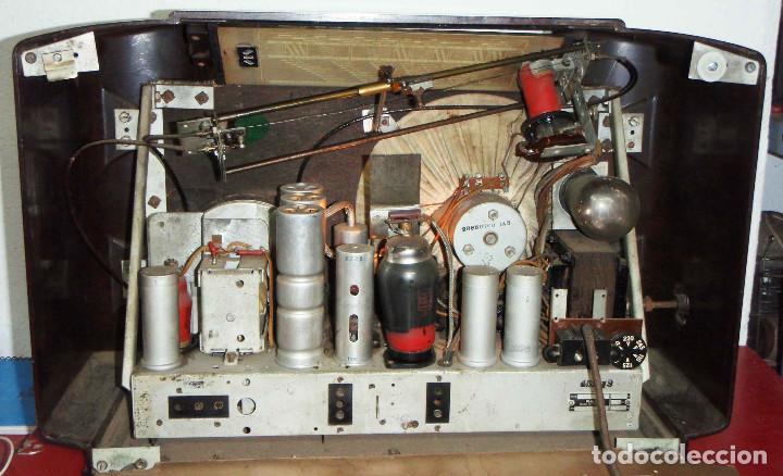 Radios de v&aacute;lvulas: RADIO PHILIPS DE BAQUELITA - Foto 4