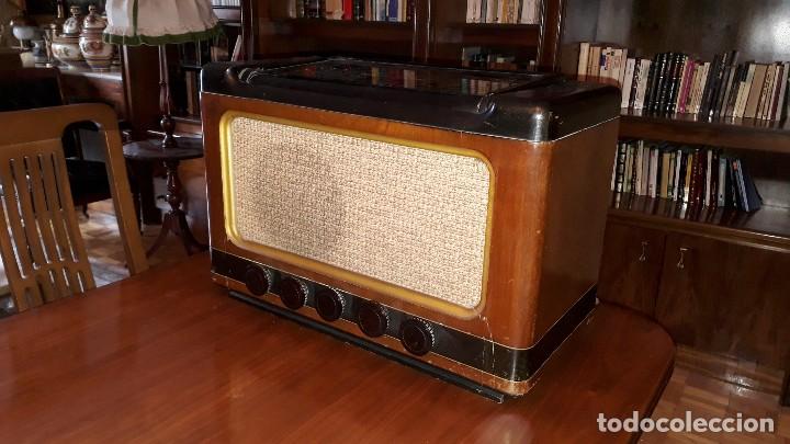 Radios de v&aacute;lvulas: Radio de v&aacute;lvulas antigua marca invicta mod. 243 - Foto 4