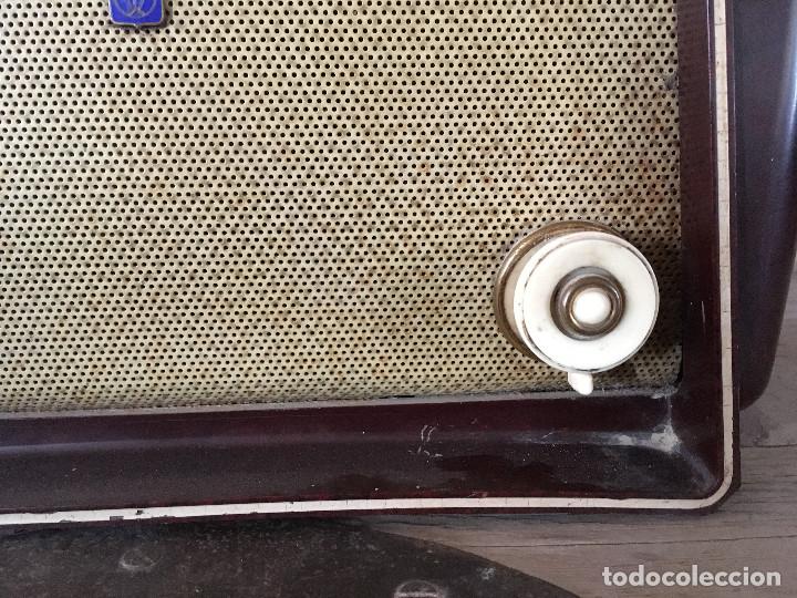 Radios de v&aacute;lvulas: RADIO RADIOLA BAQUELITA CON INTERRUPTOR.220V - Foto 4