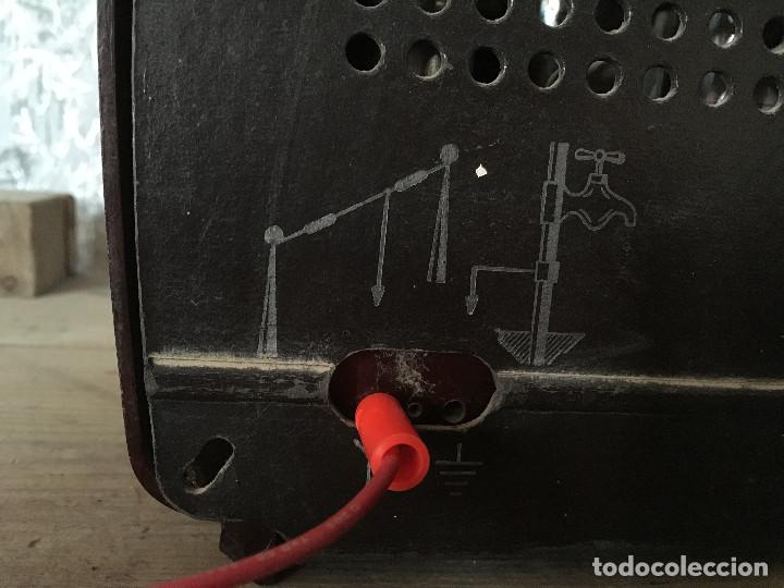 Radios de v&aacute;lvulas: RADIO RADIOLA BAQUELITA CON INTERRUPTOR.220V - Foto 13