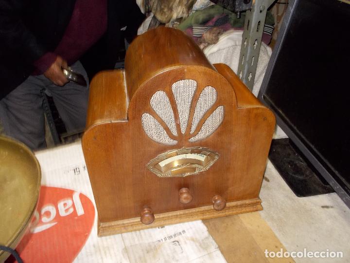 Radios de v&aacute;lvulas: Radio capilla funcionando - Foto 1