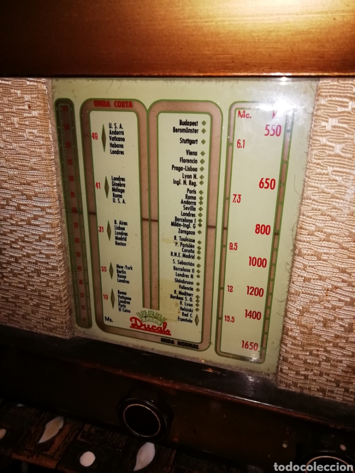 Radios de v&aacute;lvulas: Radio marca Ducal siglo XX - Foto 2