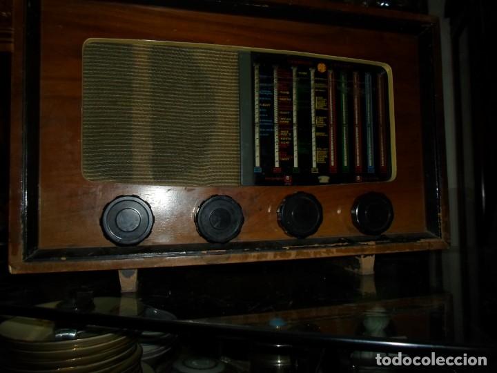 Radios de válvulas: Radio marca PYE Cambridge England modelo Type P 93 W/U altura 28 cm. ancho 43 X 21 no funciona - Foto 7 - 150531954