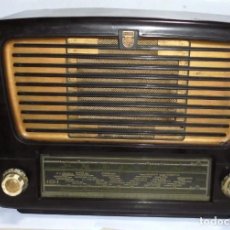 Radios de válvulas: ANTIGUA RADIO. MARCA PHILIPS. TIPO BE-341-A. 40 W. FUNCIONA. VER FOTOS. Lote 151705198