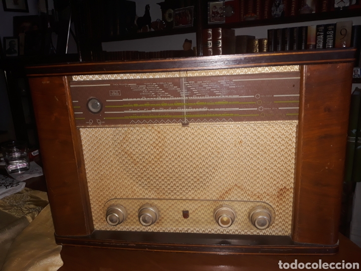 Radios de v&aacute;lvulas: Radios y gramofonos. - Foto 1