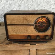 Radios de válvulas: PRECIOSA RADIO MADERA,MUY BIEN CONSERVADA,IDEAL DECORACIÓN. Lote 192182381