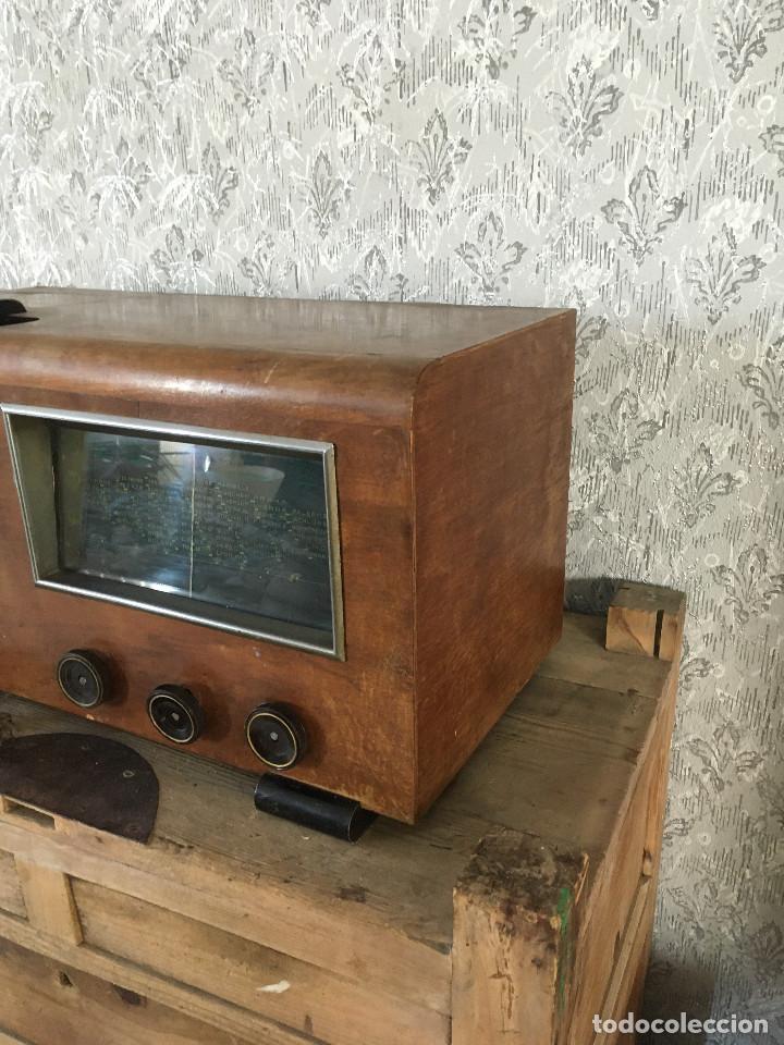 Radios de v&aacute;lvulas: RADIO MADERA SIN MARCA. ENCIENDE 220V. - Foto 8