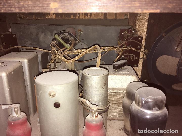 Radios de v&aacute;lvulas: RADIO MADERA SIN MARCA. ENCIENDE 220V. - Foto 11
