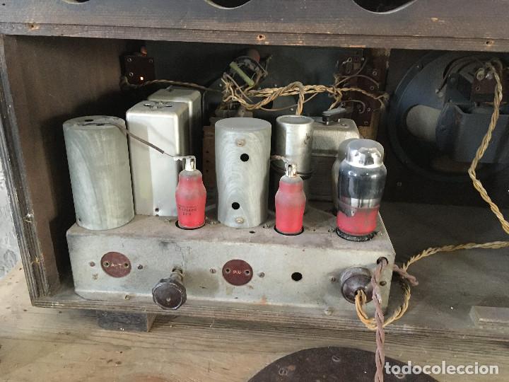 Radios de v&aacute;lvulas: RADIO MADERA SIN MARCA. ENCIENDE 220V. - Foto 13