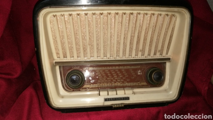 Radios de v&aacute;lvulas: ANTIGUO RADIO MADERA TELEFUNKE - Foto 1