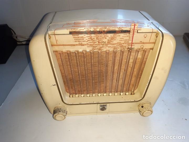 Radios de v&aacute;lvulas: Radio antugua Philips peineta blanco - Foto 1