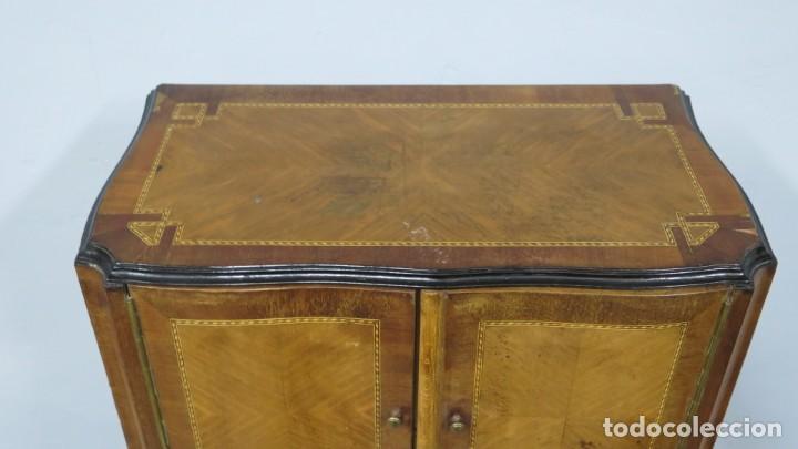 Radios de v&aacute;lvulas: GRAN RADIO CON CAJA DE TARACEA - Foto 2