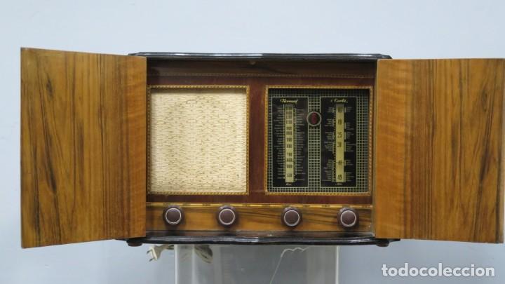 Radios de v&aacute;lvulas: GRAN RADIO CON CAJA DE TARACEA - Foto 3