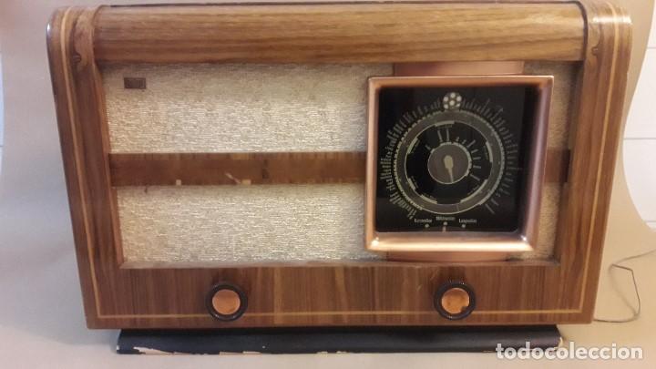 Radios de v&aacute;lvulas: RADIO DE MADERA ANTIGUA A VALVULAS MARCA ( MEDIATOR ) - Foto 1