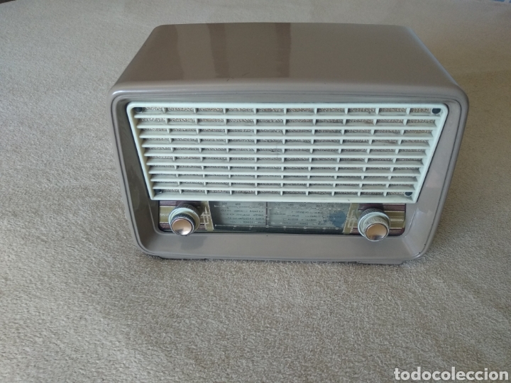 Radios de v&aacute;lvulas: RADIO DE BAQUELITA FUNCIONANDO - Foto 1
