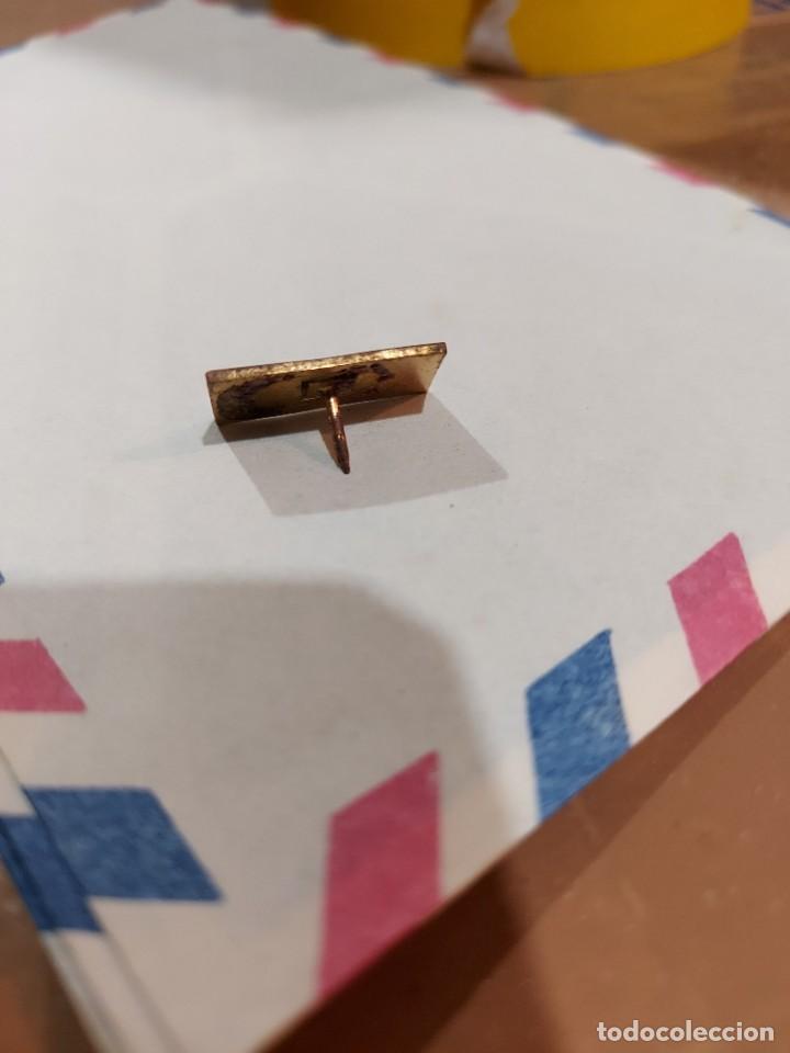 R&ouml;hrenempf&auml;nger: Pin emblema radio antigua mediator