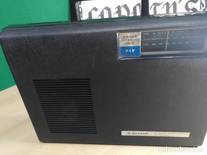 Radios de v&aacute;lvulas: RADIO TOCADISCOS CASETE DE MALETIN SILVANA - Foto 2