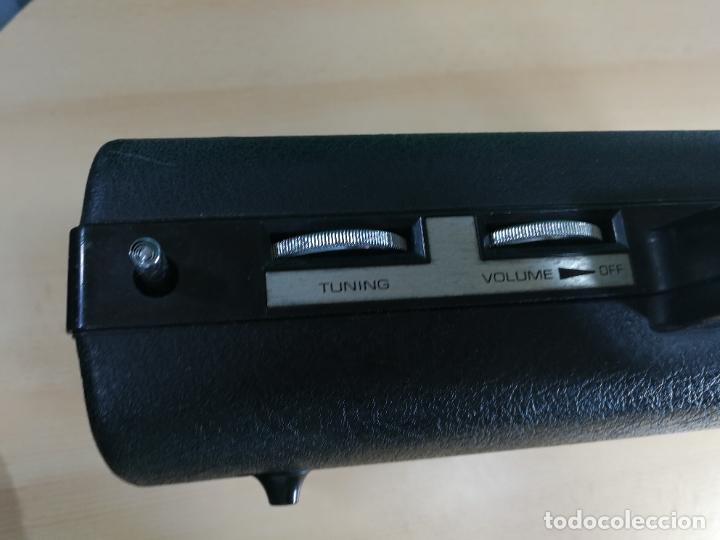 Radios de v&aacute;lvulas: RADIO TOCADISCOS CASETE DE MALETIN SILVANA - Foto 8