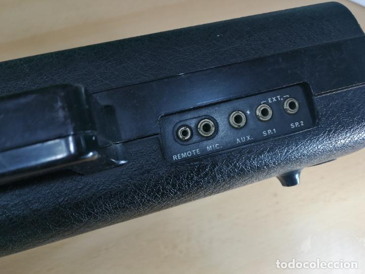 Radios de v&aacute;lvulas: RADIO TOCADISCOS CASETE DE MALETIN SILVANA - Foto 9