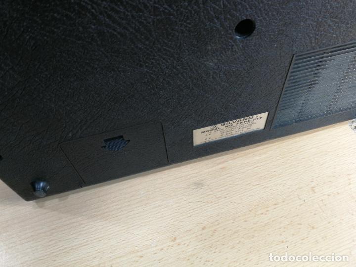 Radios de v&aacute;lvulas: RADIO TOCADISCOS CASETE DE MALETIN SILVANA - Foto 10