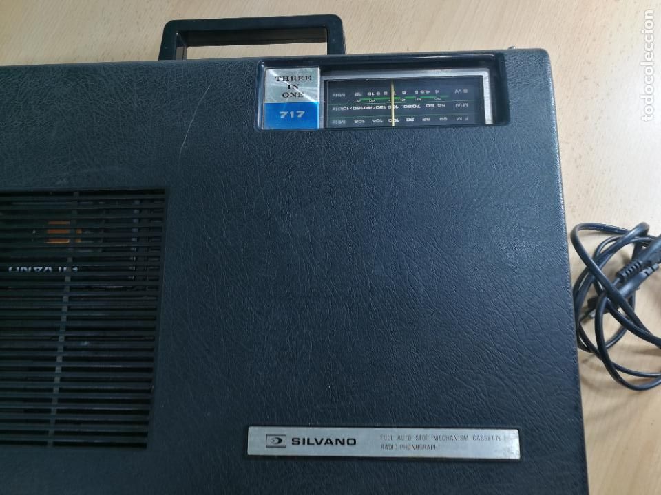 Radios de v&aacute;lvulas: RADIO TOCADISCOS CASETE DE MALETIN SILVANA - Foto 12