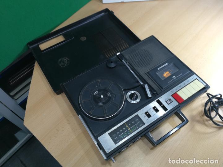 Radios de v&aacute;lvulas: RADIO TOCADISCOS CASETE DE MALETIN SILVANA - Foto 26