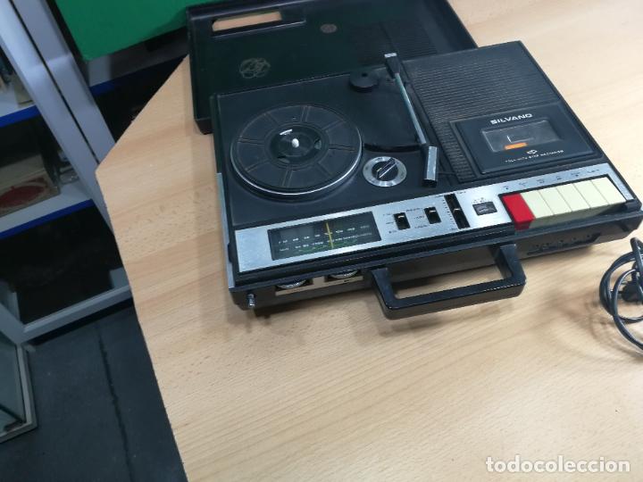 Radios de v&aacute;lvulas: RADIO TOCADISCOS CASETE DE MALETIN SILVANA - Foto 27