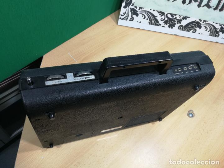 Radios de v&aacute;lvulas: RADIO TOCADISCOS CASETE DE MALETIN SILVANA - Foto 40