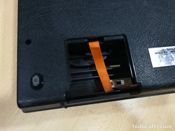 Radios de v&aacute;lvulas: RADIO TOCADISCOS CASETE DE MALETIN SILVANA - Foto 44