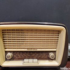 Radios de válvulas: INTERESANTE RADIO ANTIGUA MARCA RADIODINA.