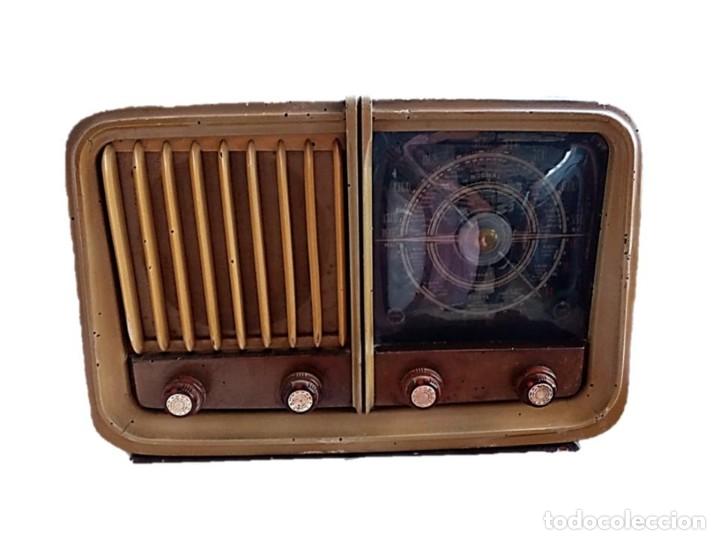 RADIO MAGESTIC MODELO COPPELIA AÑOS 40 (Radios, Gramófonos, Grabadoras y Otros - Radios de Válvulas)