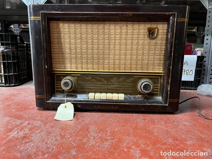 antigua radio philips. modelo b-652-a. caja de - Buy Valve radios on  todocoleccion