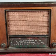 Radios de válvulas: RADIO DE SOBREMESA. TELEFUNKEN. MODELO TROPICAL 465. MUEBLE DE MADERA. AÑOS 40.