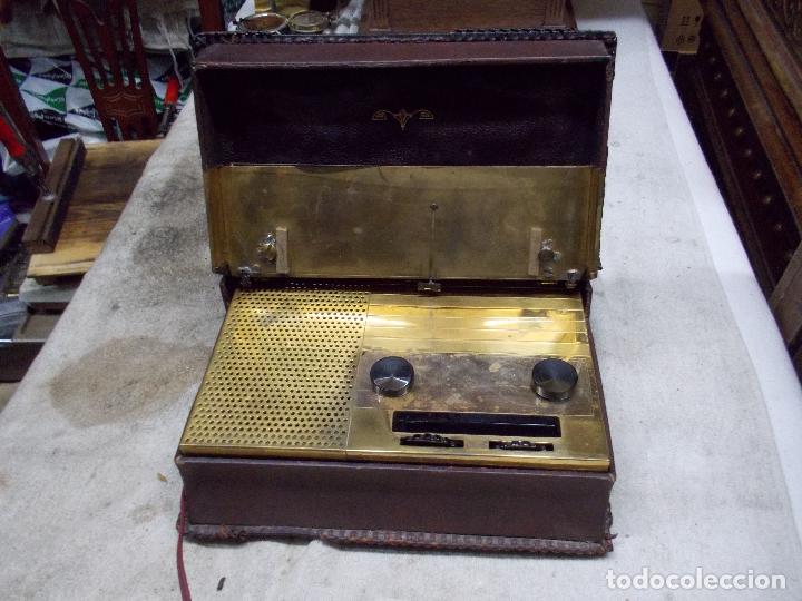 Radios de v&aacute;lvulas: radio con forma de libro - Foto 8
