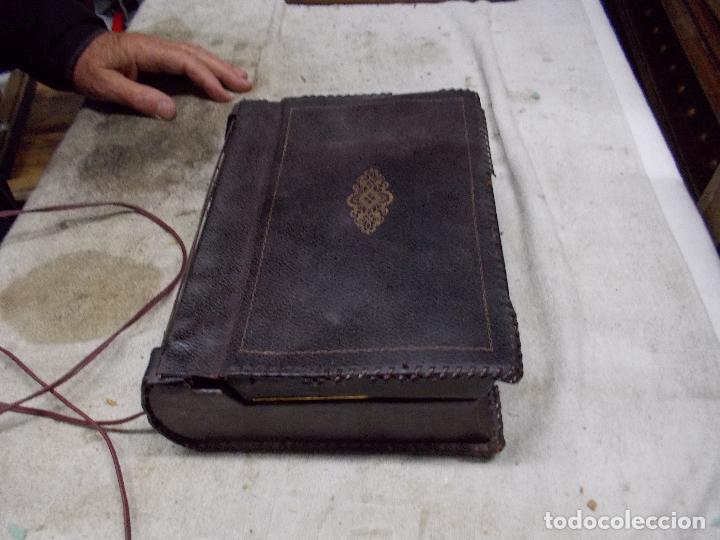Radios de v&aacute;lvulas: radio con forma de libro - Foto 1