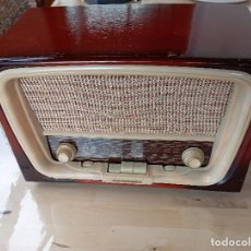 Radios de válvulas: ANTIGUA RADIO CON CAJA DE MADERA A VÁLVULAS MARCA RADIOLINE.. Lote 310938253