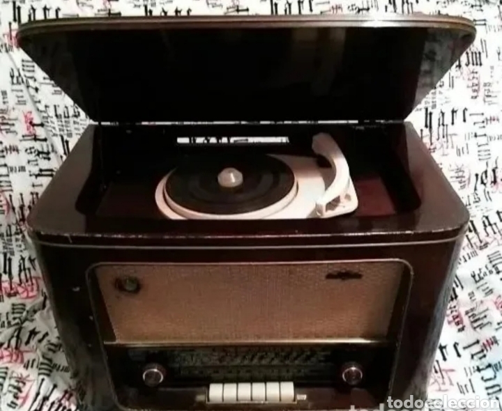 Radios de v&aacute;lvulas: Radio con tocadiscos - Foto 5