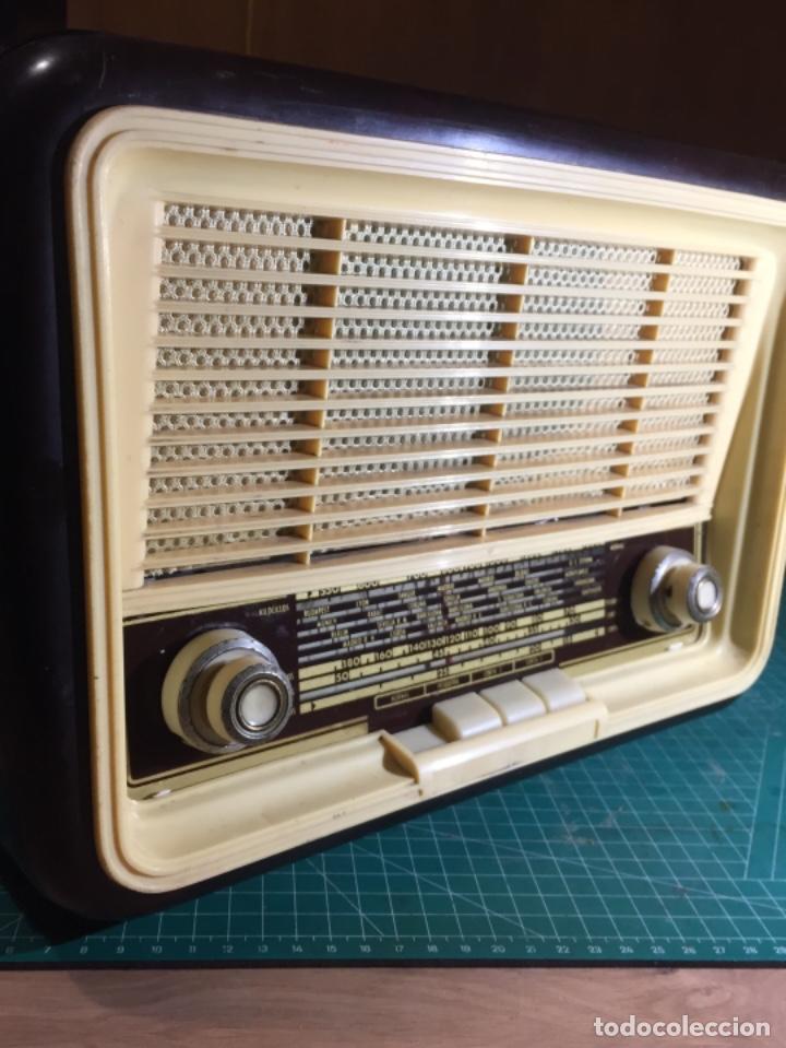 Radios de v&aacute;lvulas: Radio invicta ( funciona) - Foto 2