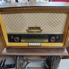 Radios de válvulas: ANTIGUA Y GRAN RADIO VALVULAS PHILIPS SATURN 563 AÑO 1957.VER FOTOS Y DESCRICCION.64 X 27 X 40 CM. Lote 316786018