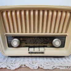 Radios de válvulas: ANTIGUA RADIO A VÁLVULAS TELEFUNKEN CAPRICHO U-1925-II, NO FUNCIONA. DE BAKELITA.. Lote 319809673