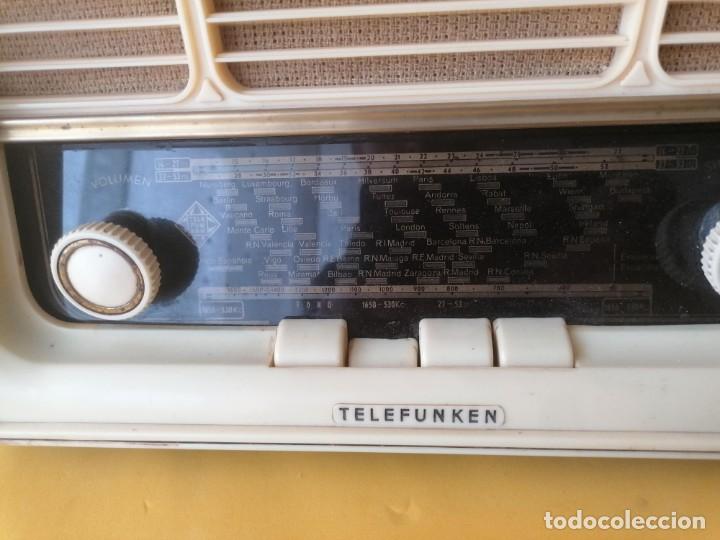 Radios de válvulas: ANTIGUO RADIO DE VALVULAS TELEFUNKEN. MODELO U-1535 RONDALLA. DE BAKELITA. - Foto 2 - 322612163