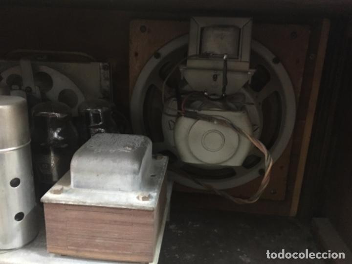 Radios de v&aacute;lvulas: Radio antigua a v&aacute;lvulas - Foto 2