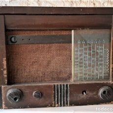 Radios de válvulas: RADIO TOCADISCOS MARCONI ARGENTINA. AÑOS 1940. DESCUENTO 50% RECOGIÉNDOLA. Lote 333433373