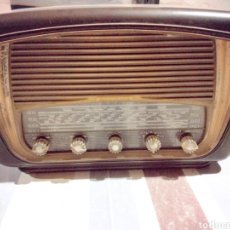 Radios de válvulas: RADIO ANTIGUA RADIALVA - SUPERBUT AÑO 1953 / 1954 - NO SE SI FUNCIONA