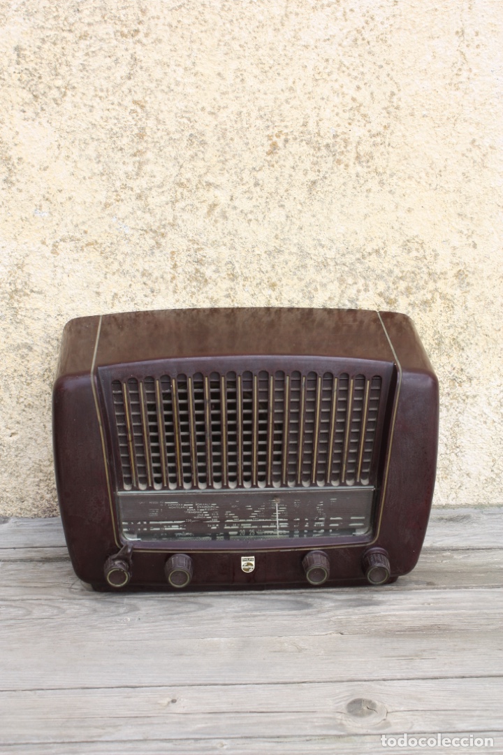 Radios de v&aacute;lvulas: Radio de baquelita Philips. - Foto 9