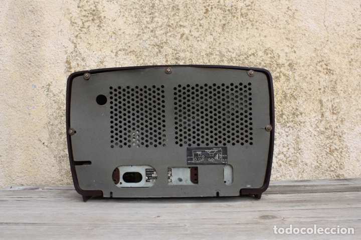 Radios de v&aacute;lvulas: Radio de baquelita Philips. - Foto 12